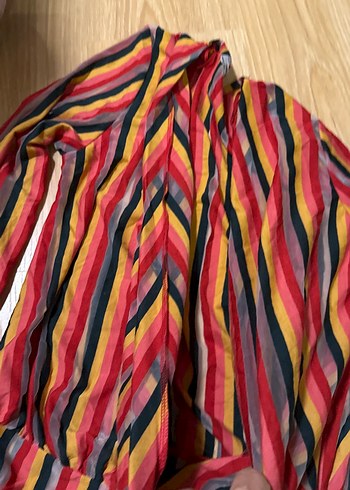 Zara Çok Renkli V Yaka Pilili Uzun Kollu Bluz