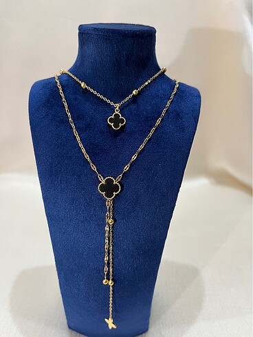 Van Cleef & Arpels Altın renkli Van Cleef kolye