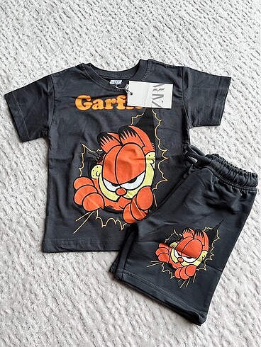 Diğer Garfield Şortlu Takım