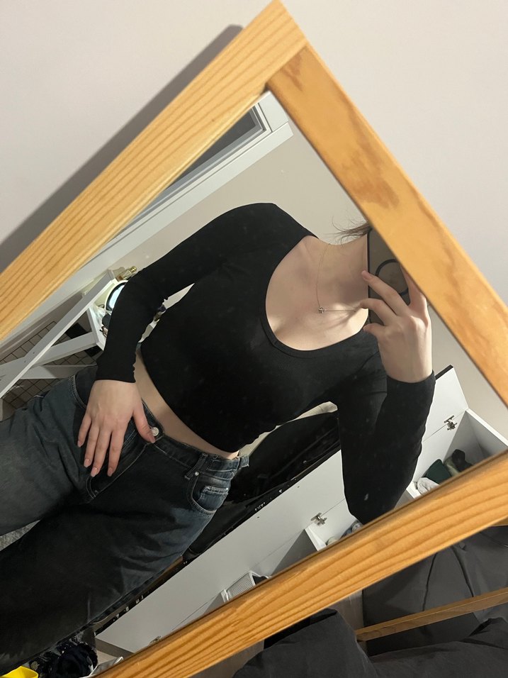 Siyah V Yaka Uzun Kollu Crop Top - Görsel 2