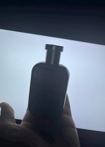 Kadın Parfümü Şişesi - Görsel 3