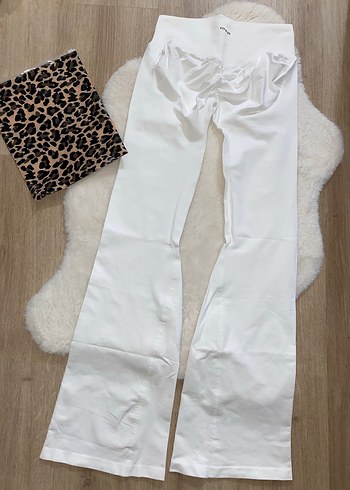 Sheinside Spor Tayt Yuksek Bel Beyaz Pus Up Flare