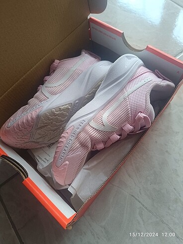 Nike kız çocuğu spor ayakkabısı