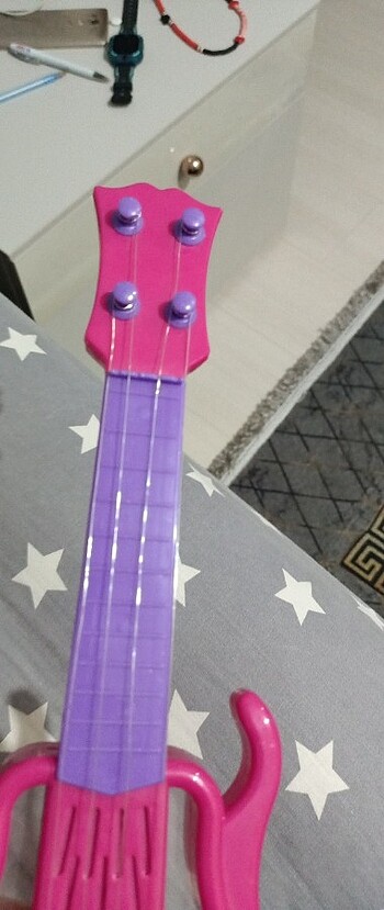 Beden Sesli, gerçek telli oyuncak gitar
