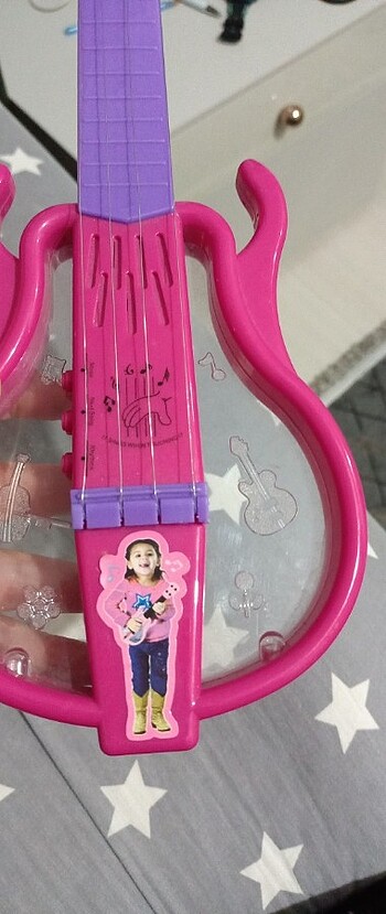 Beden Renk Sesli, gerçek telli oyuncak gitar