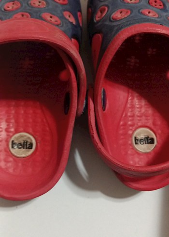 Crocs Erkek Çocuk Kırmızı Düğmeli Kaydırmaz Terlik
