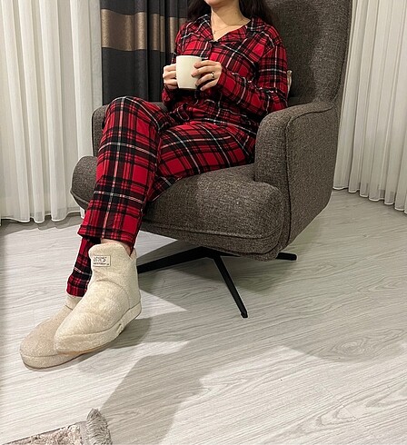 Diğer Süet Pijama Takımı