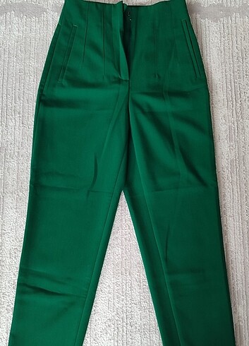 Zara yeşil kumaş pantolon