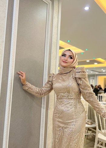 Drapeli Parlak Altın Uzun Abiye Elbise