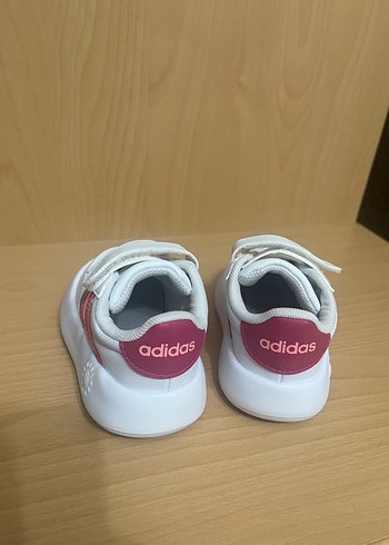21 Beden Kız Çocuk adidas ayakkabı
