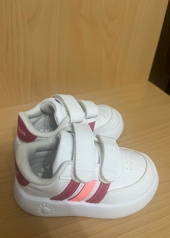 Kız Çocuk adidas ayakkabı