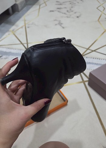 37 Beden Siyah Deri Stiletto Topuklu Kadın Bot