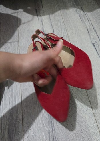 Kırmızı Süet Tokalı Stiletto Kadın Ayakkabı