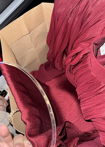 Bordo drapeli elbise şal dahil

Şalda gelecektir - Görsel 4