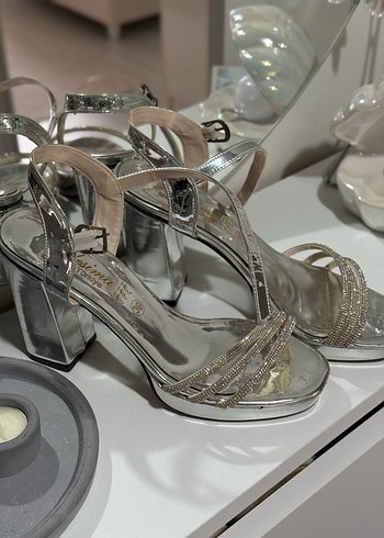 Gri Yılan Desenli Platform Topuklu Abiye Ayakkabı - Görsel 3