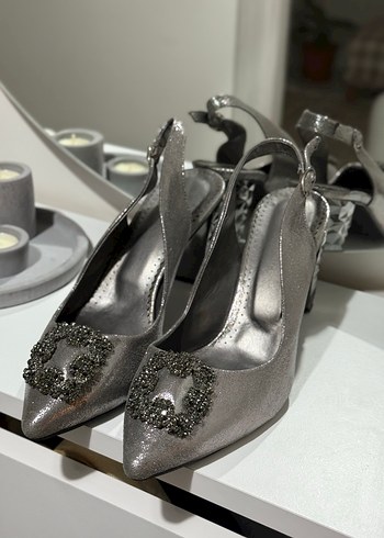 Gri Yılan Desenli Tokalı Topuklu Kadın Ayakkabı - Görsel 2