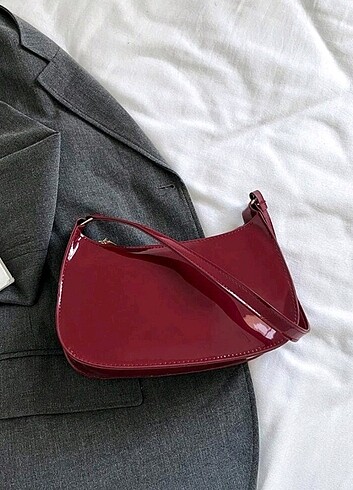 Beden Red Cherry Baget Çanta