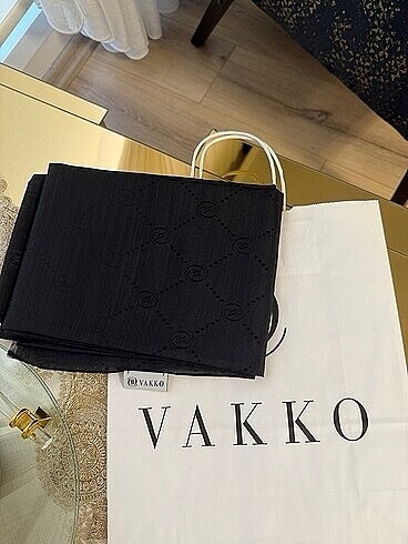 Vakko siyah şal