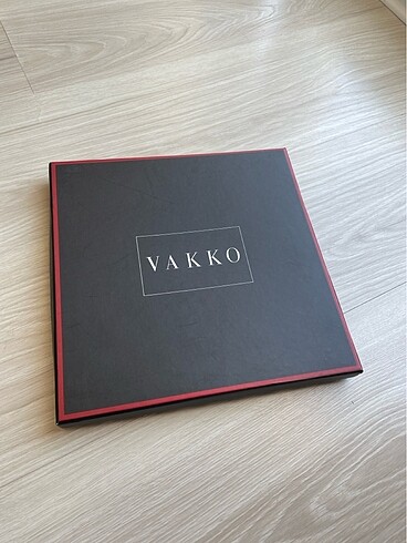 Vakko eşarp kutusu