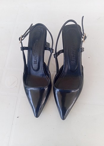 36 Beden Siyah Tokalı Kadın Stiletto Topuklu Ayakkabı