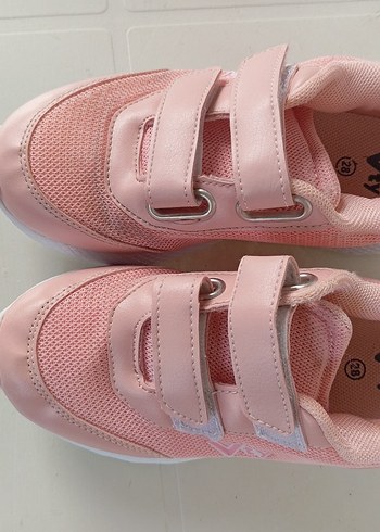 28 Beden Kız Çocuk Pembe Cırt Cırtlı Spor Ayakkabı 180 TL