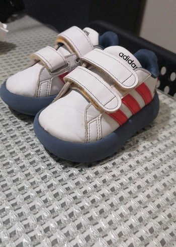 Adidas Erkek Çocuk Beyaz Spor Ayakkabı 21 numara