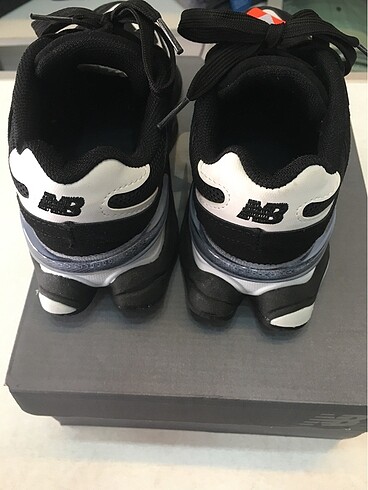 39 Beden siyah Renk New balance 9060 spor ayakkabı