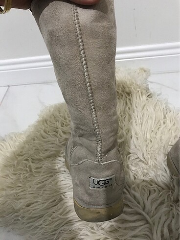 37 Beden Ugg bot