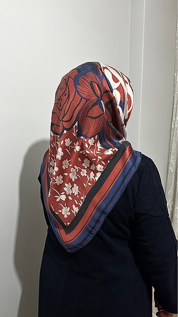 Beden bordo Renk TEKBİR İPEK EŞARP