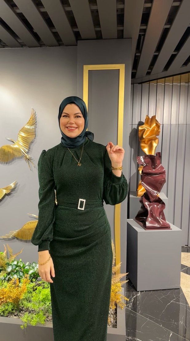 Kemerli Yüksek Yakalı Uzun Yeşil Elbise - Görsel 2