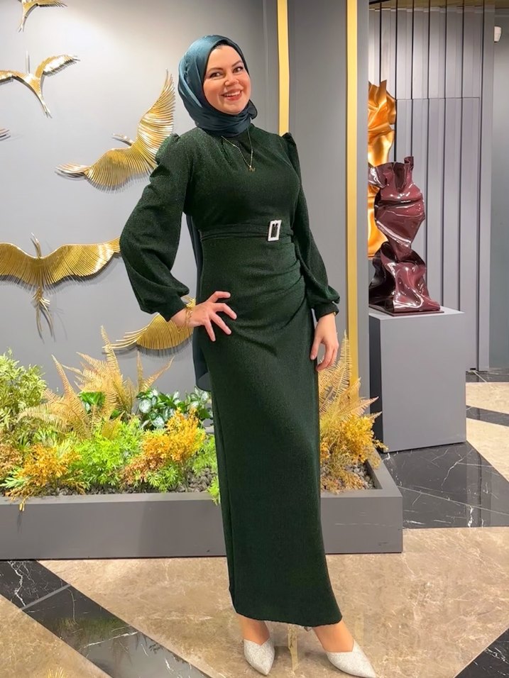 Kemerli Yüksek Yakalı Uzun Yeşil Elbise - Görsel 3