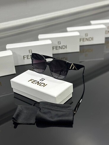 Beden çeşitli Renk FENDİ