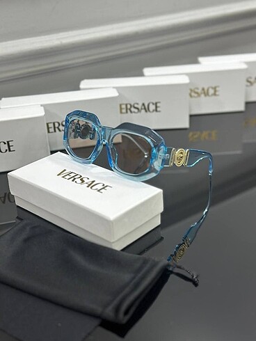 VERSACE