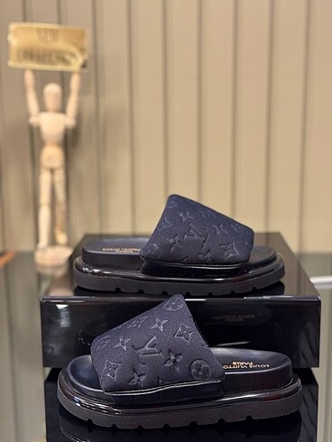 Louis Vuitton LOUIS VUITTON