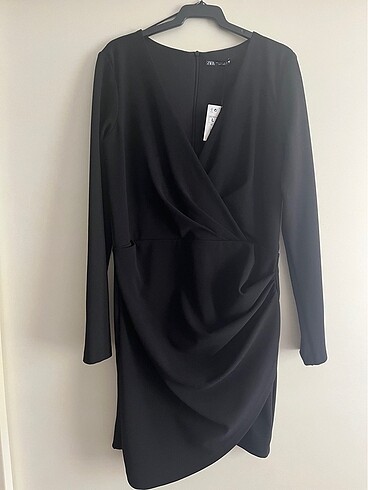 ZARA L BEDEN ETİKETLİ ELBİSE