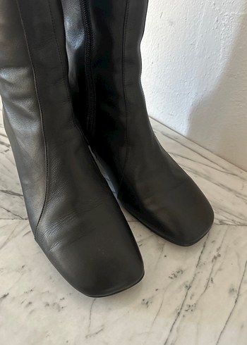 Neslihan Canpolat Kadın Siyah Deri Tokalı Blok Topuklu Bot