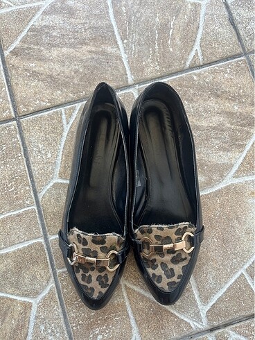 38 Beden siyah Renk Bambi leoparlı babet