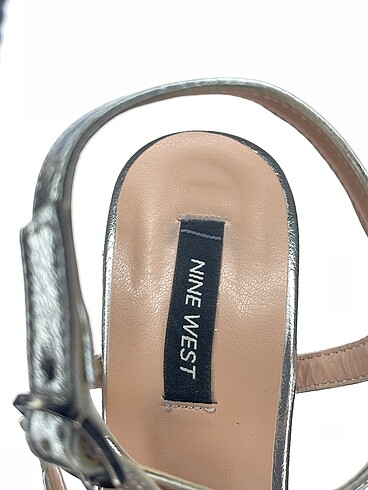 37 Beden çeşitli Renk Nine West Stiletto %70 İndirimli.