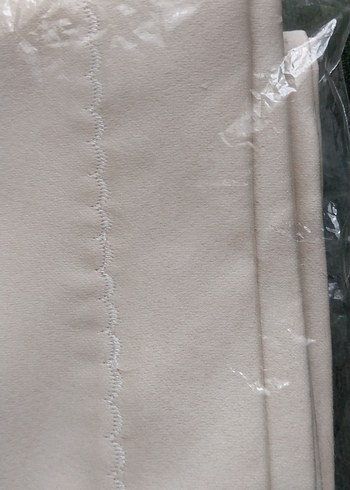 Beyaz Nakışlı Masa Örtüsü - Görsel 3