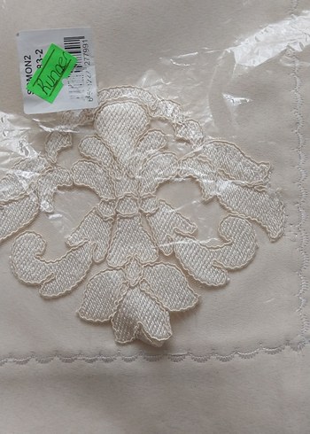 Beyaz Nakışlı Masa Örtüsü - Görsel 2