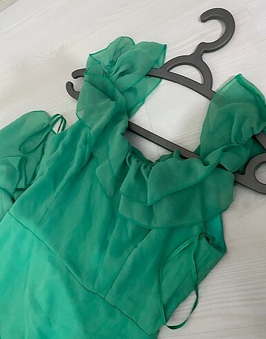 Yeşil elbise - Görsel 4