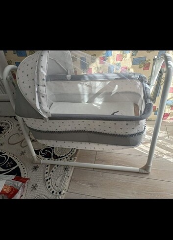 Temiz kullanilmis anne yani besik ve bebek arabasi