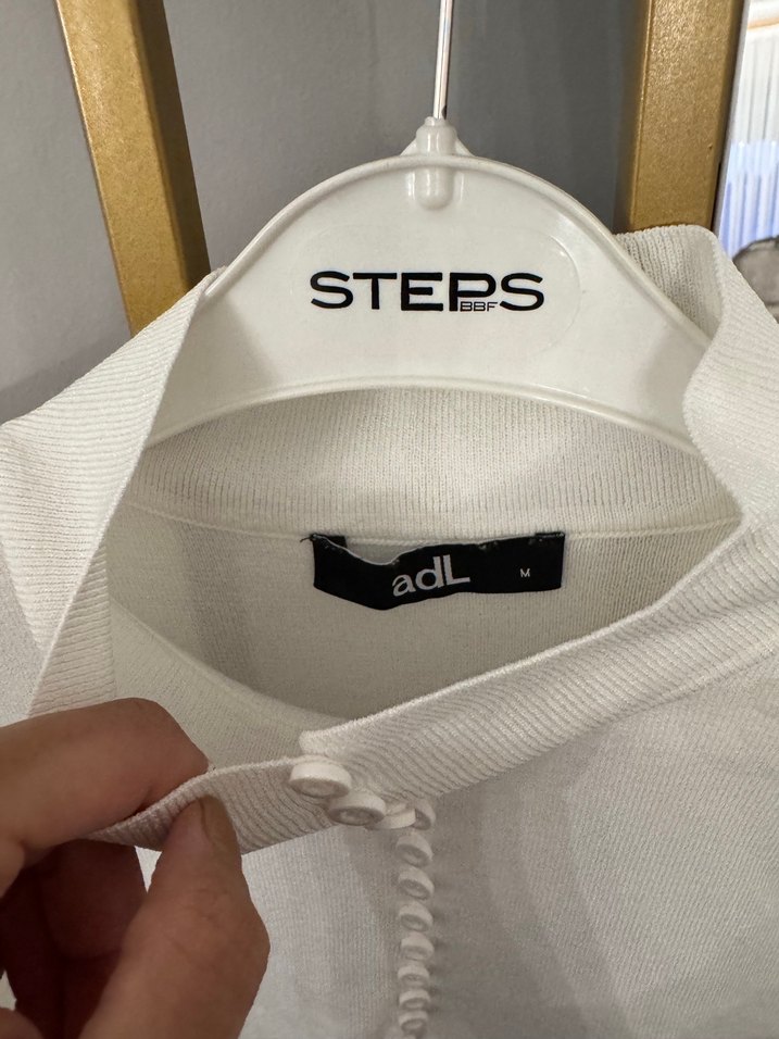 Düğmeli Beyaz Kadın Bluz Yüksek Yaka - Görsel 2