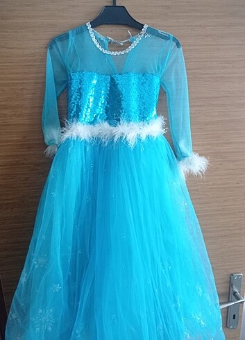 Elsa kostümü 