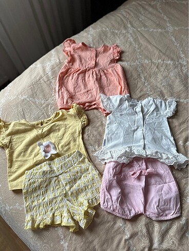 Yazlık bebek kıyafetleri