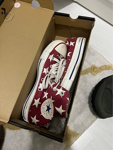 Bordo converse