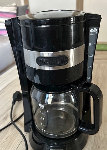 Siyah Delonghi Kahve Makinesi