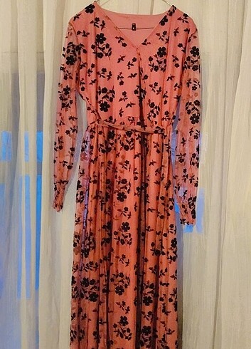 Kadın pembe çiçek desenli yaz elbisesi  - Görsel 6