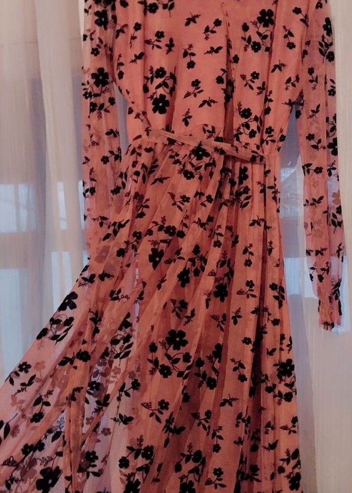 Kadın pembe çiçek desenli yaz elbisesi  - Görsel 4