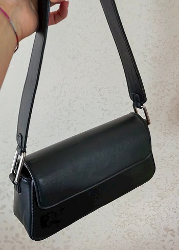 Pull & Bear Siyah Suni Deri Kadın Omuz Çantası - Görsel 3